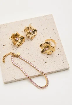 Daisy Ring Celebration