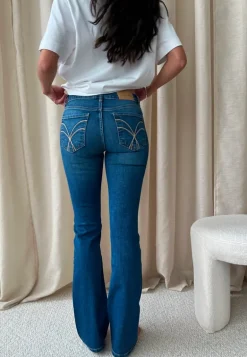 Low Embroidery Pocket Jeans