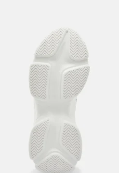 Mac-E Sneaker