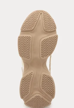 Mac-E Sneaker