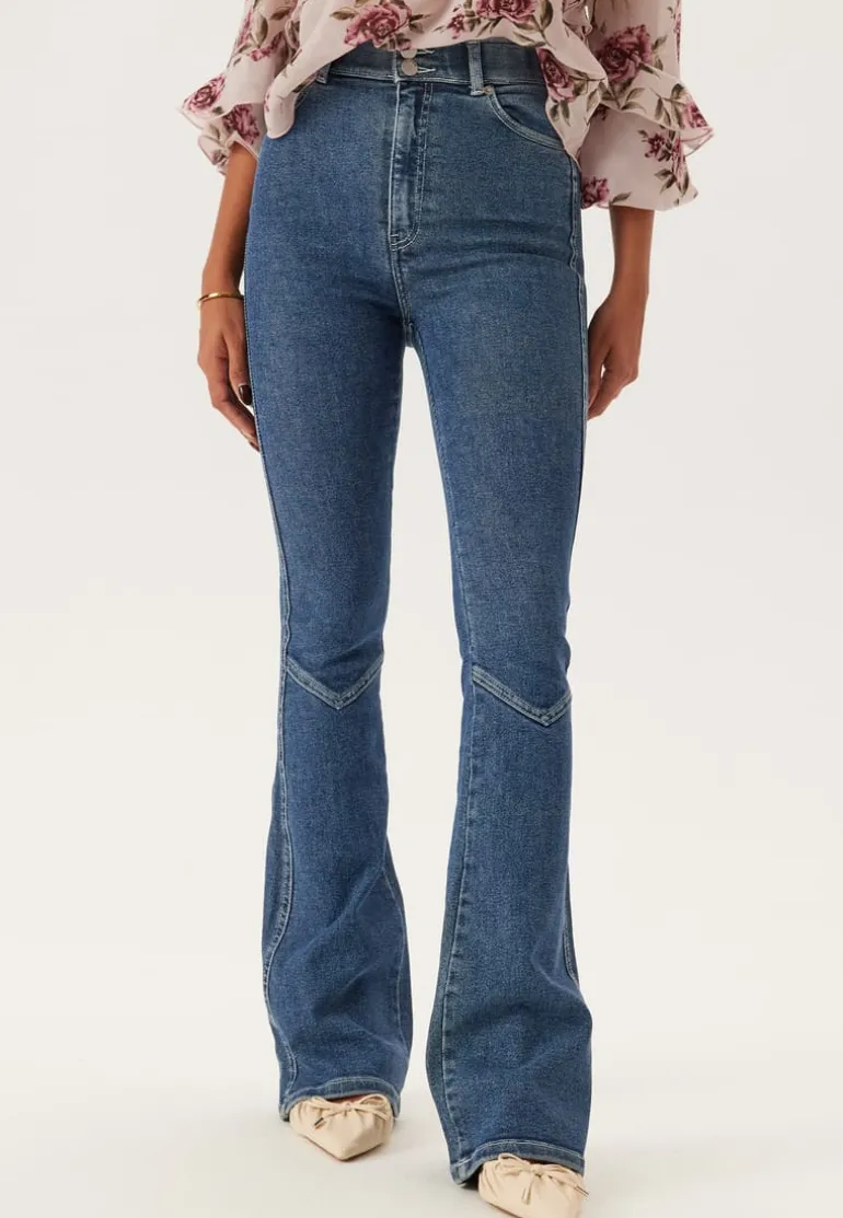 Moxy Flare V Cut