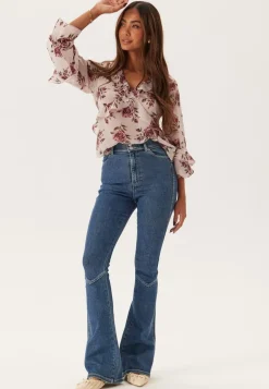 Moxy Flare V Cut