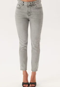Slim Ankle Jeans