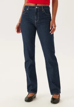 Straight Stretch Jeans
