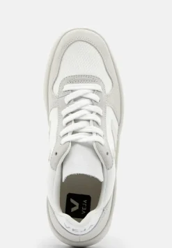 V-10 Sneaker