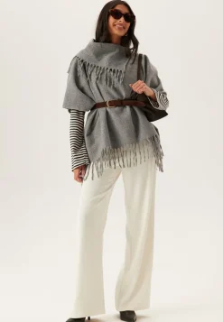 Vifjolira High Neck Poncho