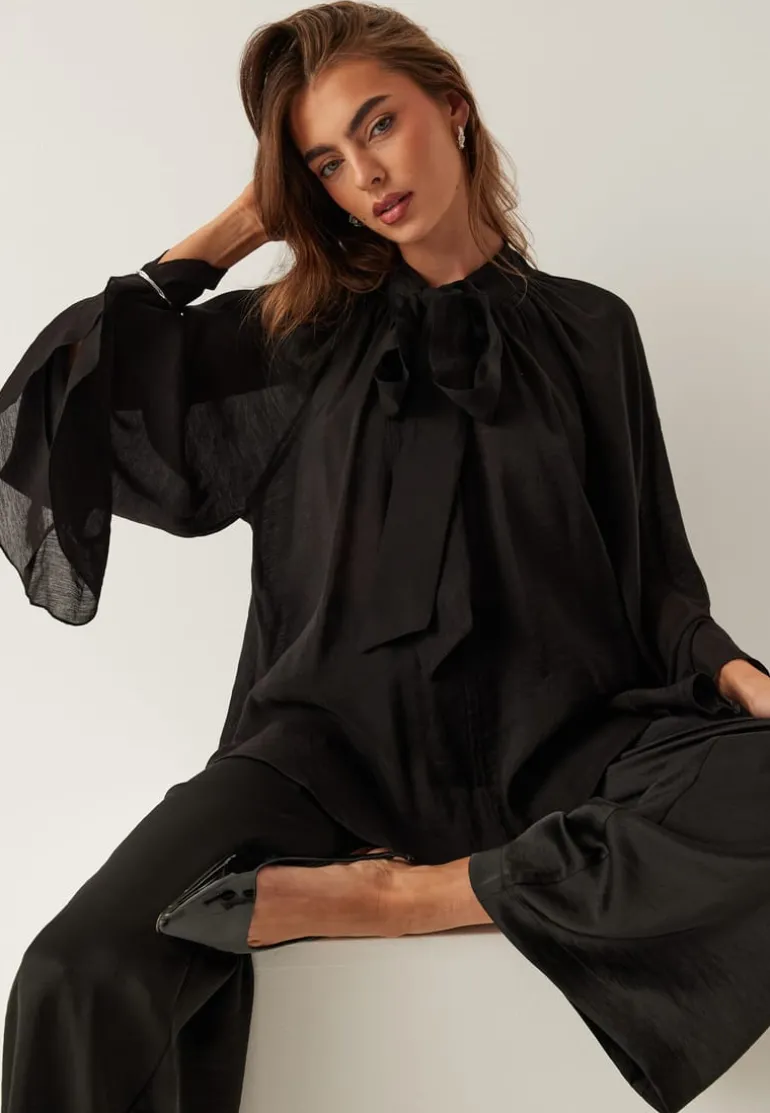 Wide Sleeve Bow Blouse